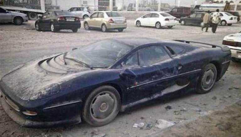 Dubai e il mistero della auto di lusso abbandonate