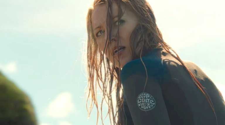 Blake Lively braccata da uno squalo nel trailer di Paradise Beach: Dentro L’incubo