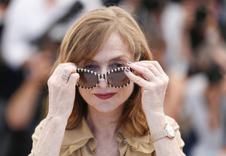 Cannes, tutti gli occhi puntati sulla splendida Isabelle Huppert