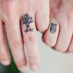 tatuaggi piccoli maschili albero gufo