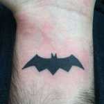 tatuaggi piccoli maschili batman