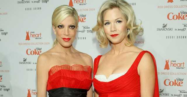 Beverly Hills 90210, Tori Spelling e Jennie Garth Beverly Hills 90210, Tori Spelling e Jennie Garth