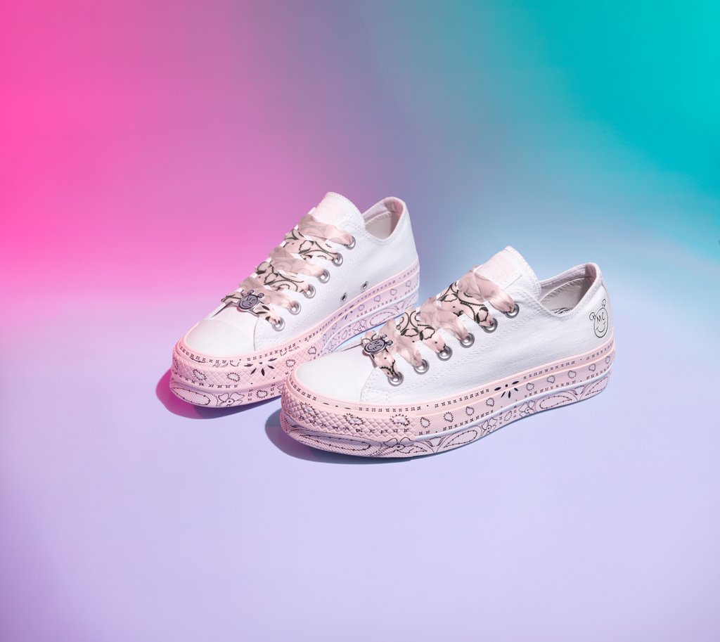 miley cyrus converse 2miley cyrus converse