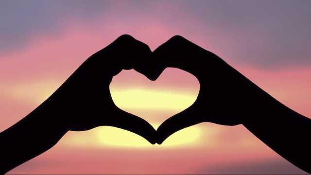 Poesie Damore Poche Parole Per Un Forte Sentimento - 