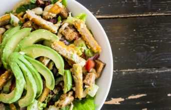 Pranzetto leggero e veloce: cosa mangiare senza strafare