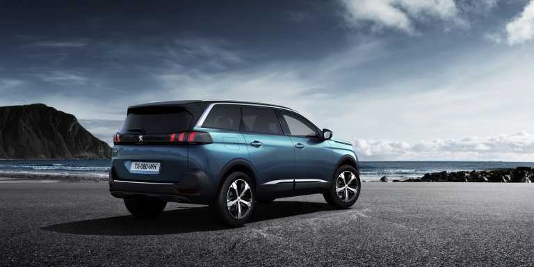 Il nuovo SUV PEUGEOT 3008 è Car of the Year 2017