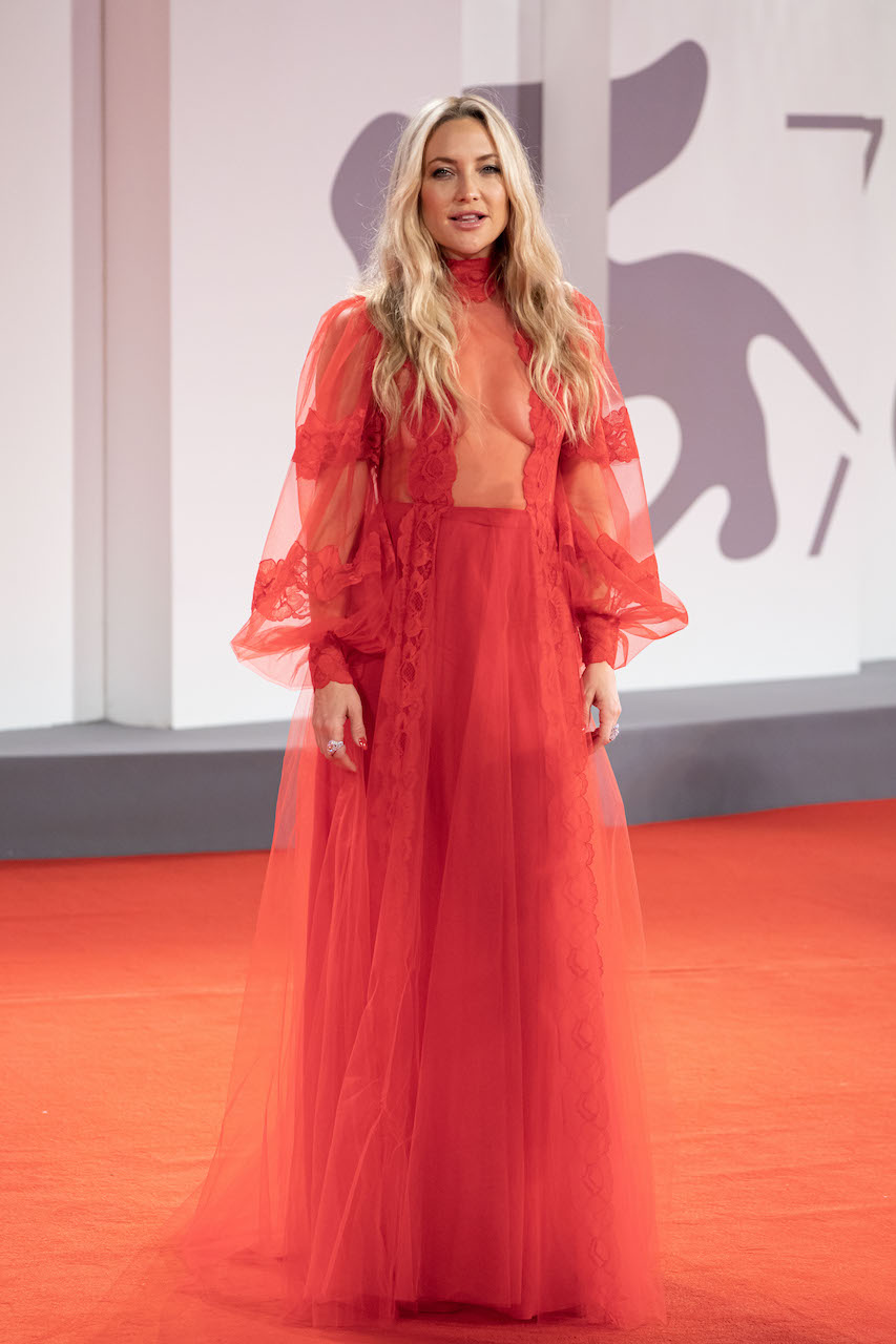 kate hudson in valentino