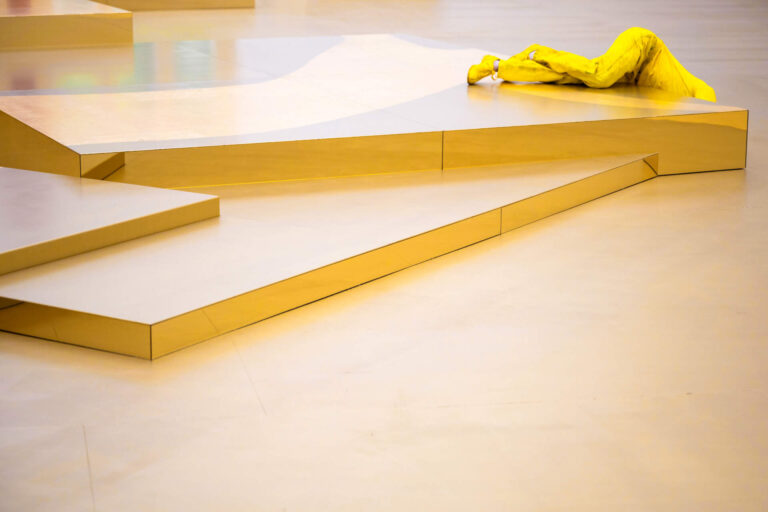 OGR Torino mostra Maria Hassabi Nina Canell