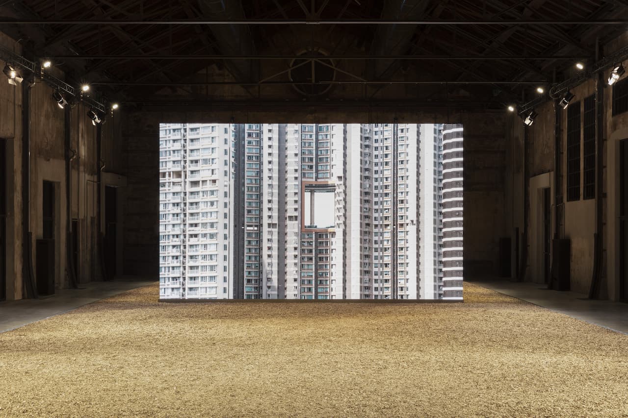 HARDSCAPES di Nina Canell