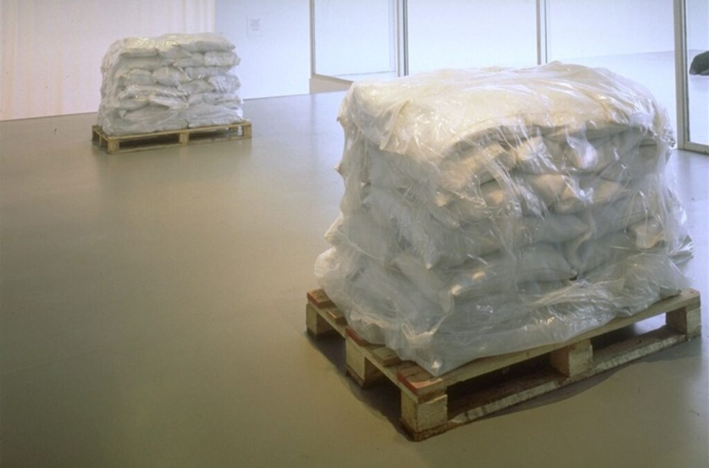 Maurizio Cattelan installazioni art week 2022 Milano