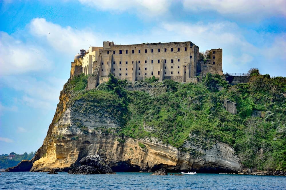 Palazzo d'Avalos, Procida