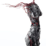 FRANCESCO DI LUCA, KURA HALOS 2023, TECNICA MISTA FERRO SALDATO E SCARTI METALLICI POLIURETANO, 208 X 86 X 55 CM