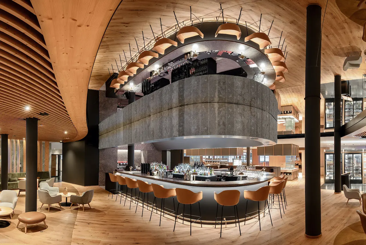 Bar Aqua Dome by Rudi Wyhlidal