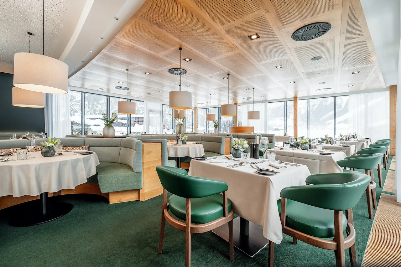 Gruene Wiese Aqua Dome_byRudiWyhlidal-1394-Bearbeitet