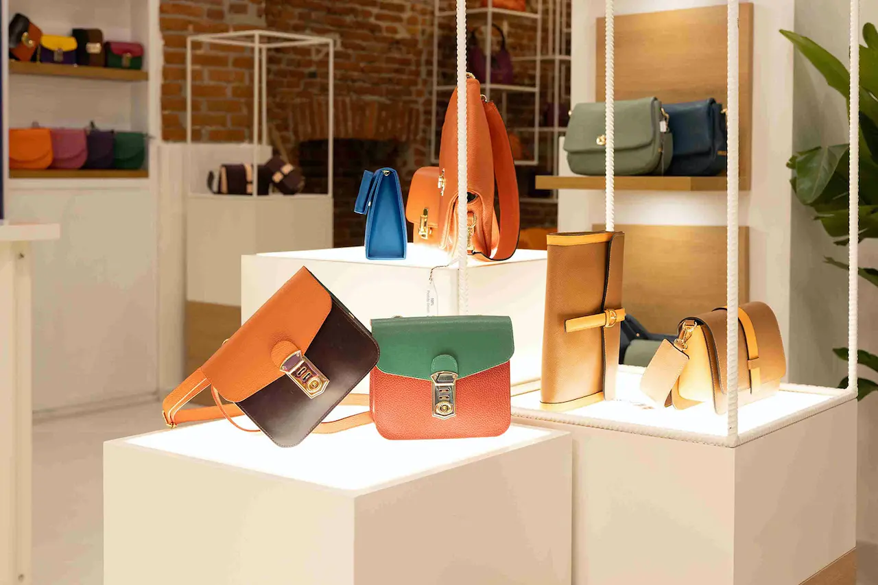 Figus Designer via cesare correnti 7 milano-17