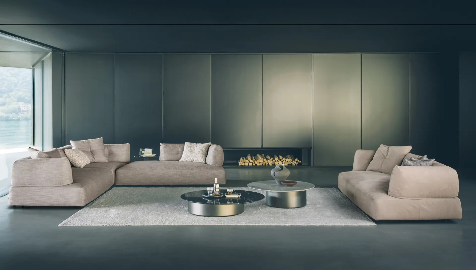 Melvil di Désirée il divano geometrico di Marc Sadler alla Bauhaus