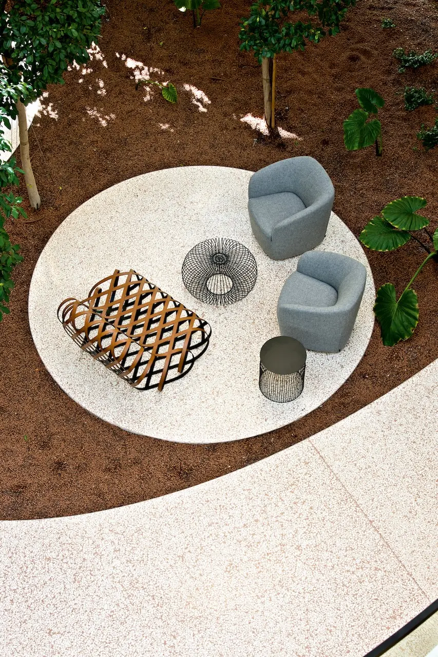 Aria, la poltrona lounge de laCividina che unisce leggerezza e audacia