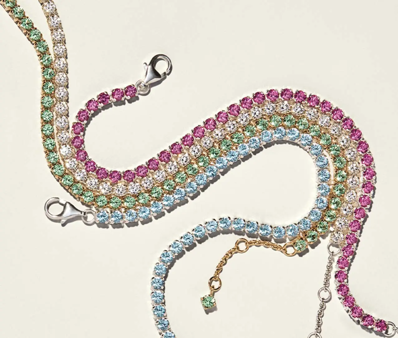 PANDORA indossa i colori dell'estate