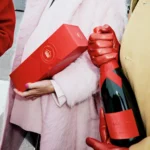 Moët & Chandon illumina le feste di rosso