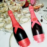 Moët & Chandon illumina le feste di rosso